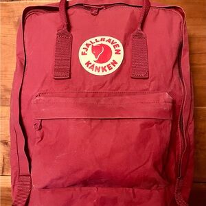 Adorable Fjallraven Kanken Backpack/Tote in raspberry